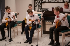 Учащиеся Детской музыкальной школы № 5 выступили с концертом в Мурманском областном театре кукол