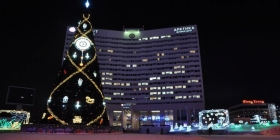 Впервые в Заполярной столице, 8 декабря состоятся праздничные открытия новогодних елок сразу во всех округах города Мурманска